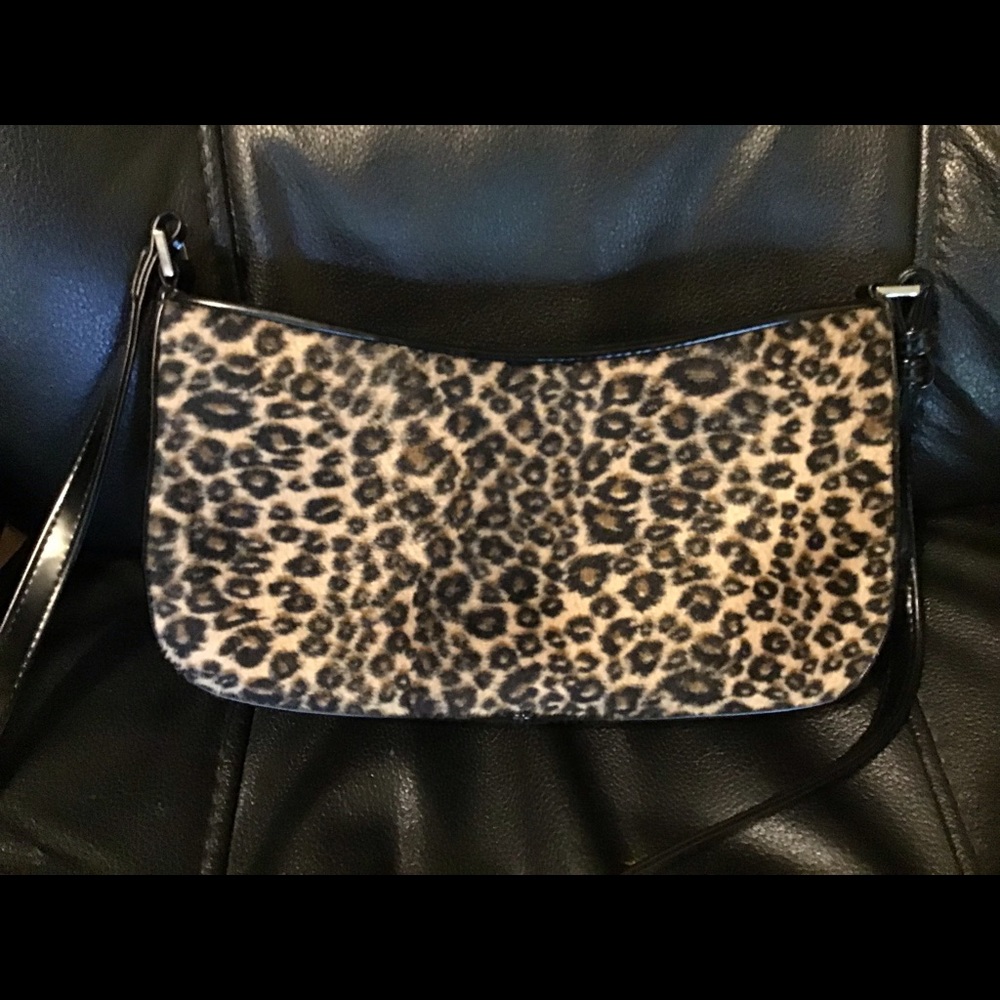 👛★❦꒒ik୧⌵♡⌵N୧w❦★ AUCTION PRICE👩🏻‍⚖️ Snazzy Leopard Purse